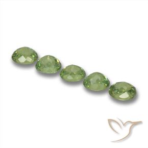 Shop natural 1.77ct Vert chaud Grenat démantoïde gems, ovale, from Namibie at GemSelect. In stock, global shipping!