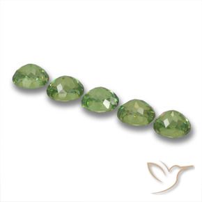 Shop natural 1.85ct Vert moyen Grenat démantoïde gems, ovale, from Namibie at GemSelect. In stock, global shipping!
