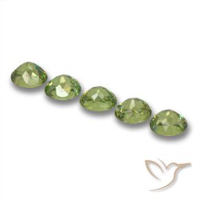 Shop natural 1.89ct Vert forêt léger Grenat démantoïde gems, ovale, from Namibie at GemSelect. In stock, global shipping!
