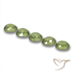 Shop natural 1.91ct Vert forêt léger Grenat démantoïde gems, ovale, from Namibie at GemSelect. In stock, global shipping!