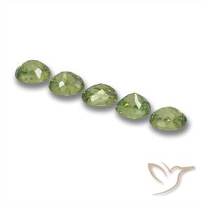 Shop natural 1.86ct Forêt verte Grenat démantoïde gems, ovale, from Namibie at GemSelect. In stock, global shipping!