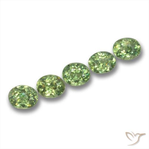 Shop natural 1.84ct Vert chaud Grenat démantoïde gems, ovale, from Namibie at GemSelect. In stock, global shipping!