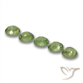 Shop natural 1.89ct Forêt verte Grenat démantoïde gems, ovale, from Namibie at GemSelect. In stock, global shipping!
