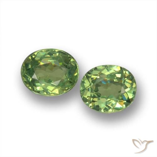 Shop natural 0.88ct Vert moyen Grenat démantoïde gems, ovale, from Namibie at GemSelect. In stock, global shipping!