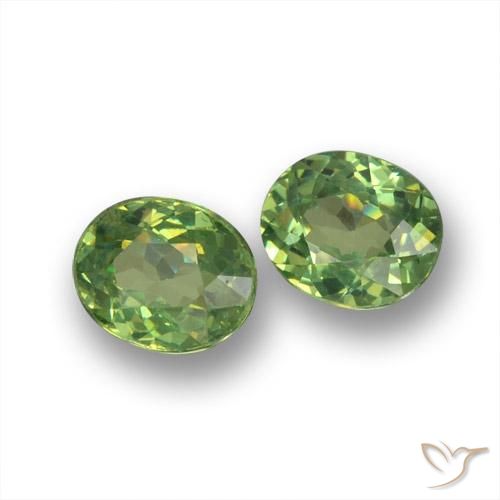 Shop natural 0.88ct Vert moyen Grenat démantoïde gems, ovale, from Namibie at GemSelect. In stock, global shipping!