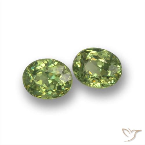 Shop natural 0.80ct Vert moyen Grenat démantoïde gems, ovale, from Namibie at GemSelect. In stock, global shipping!