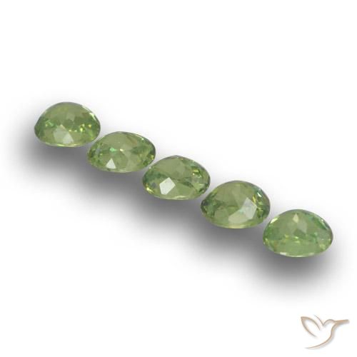 Shop natural 1.73ct Forêt verte Grenat démantoïde gems, ovale, from Namibie at GemSelect. In stock, global shipping!