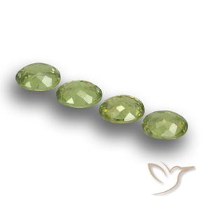 Shop natural 1.51ct Forêt verte Grenat démantoïde gems, ovale, from Namibie at GemSelect. In stock, global shipping!
