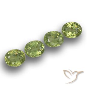 Shop natural 1.46ct Vert moyen Grenat démantoïde gems, ovale, from Namibie at GemSelect. In stock, global shipping!