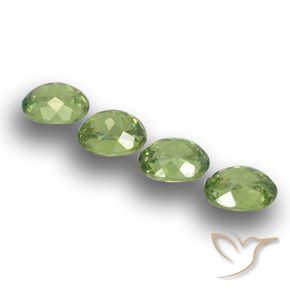 Shop natural 1.77ct Vert moyen Grenat démantoïde gems, ovale, from Namibie at GemSelect. In stock, global shipping!