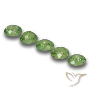 Shop natural 1.74ct Vert chaud Grenat démantoïde gems, ovale, from Namibie at GemSelect. In stock, global shipping!