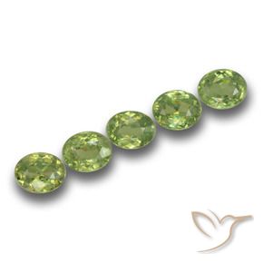 Shop natural 1.76ct Vert moyen Grenat démantoïde gems, ovale, from Namibie at GemSelect. In stock, global shipping!