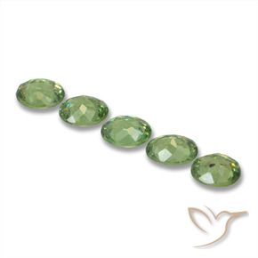 Shop natural 2.04ct Forêt verte Grenat démantoïde gems, ovale, from Namibie at GemSelect. In stock, global shipping!