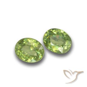 Shop natural 0.90ct Vert moyen Grenat démantoïde gems, ovale, from Namibie at GemSelect. In stock, global shipping!