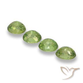 Shop natural 2.03ct Vert chaud Grenat démantoïde gems, ovale, from Namibie at GemSelect. In stock, global shipping!
