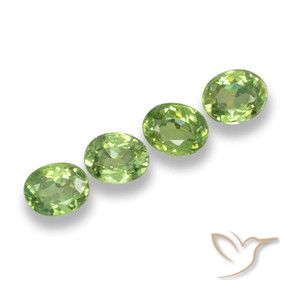 Shop natural 1.08ct Vert chaud Grenat démantoïde gems, ovale, from Namibie at GemSelect. In stock, global shipping!