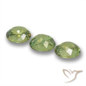 Shop natural 1.43ct Vert chaud Grenat démantoïde gems, ovale, from Namibie at GemSelect. In stock, global shipping!