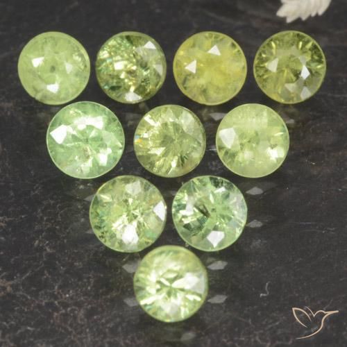 Shop natural 1.75ct Vert chaud Grenat démantoïde gems, Tour, from Namibie at GemSelect. In stock, global shipping!