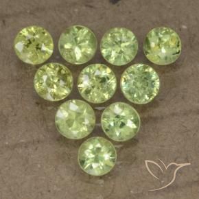 Shop natural 1.80ct Vert moyen Grenat démantoïde gems, Tour, from Namibie at GemSelect. In stock, global shipping!