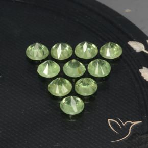 Shop natural 1.70ct Vert poire Grenat démantoïde gems, Tour, from Namibie at GemSelect. In stock, global shipping!