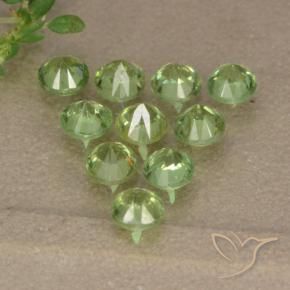 Shop natural 1.70ct Vert clair Grenat démantoïde gems, Tour, from Namibie at GemSelect. In stock, global shipping!