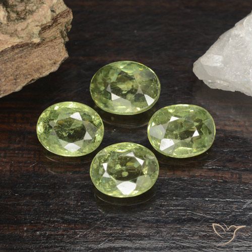1.48ctw Naturel Vert poire Grenat démantoïde, ovale, VS
