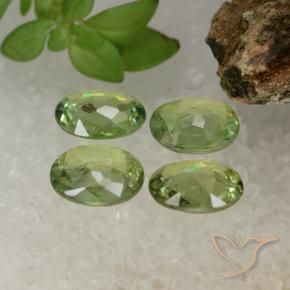 Shop natural 1.40ct Vert poire Grenat démantoïde gems, ovale, from Namibie at GemSelect. In stock, global shipping!