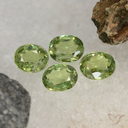 1.54ctw Naturel Vert chaud Grenat démantoïde, ovale, VS