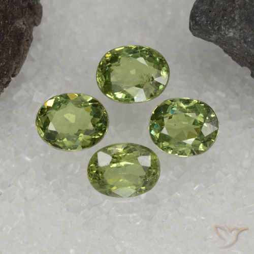 1.81ctw Naturel Vert foncé Grenat démantoïde, ovale, VS