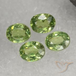 Shop natural 1.53ct Vert poire Grenat démantoïde gems, ovale, from Namibie at GemSelect. In stock, global shipping!
