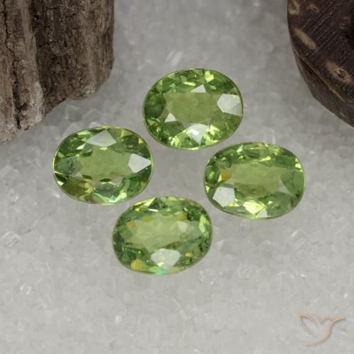 1.45ctw Naturel Vert chaud Grenat démantoïde, ovale, VS