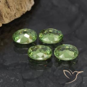 Shop natural 1.73ct Vert moyen Grenat démantoïde gems, ovale, from Namibie at GemSelect. In stock, global shipping!