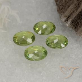 Shop natural 1.28ct Vert jaunâtre Grenat démantoïde gems, ovale, from Namibie at GemSelect. In stock, global shipping!