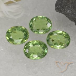 Shop natural 1.73ct Vert moyen Grenat démantoïde gems, ovale, from Namibie at GemSelect. In stock, global shipping!
