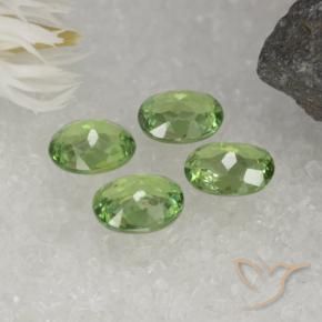 Shop natural 1.73ct Vert moyen Grenat démantoïde gems, ovale, from Namibie at GemSelect. In stock, global shipping!