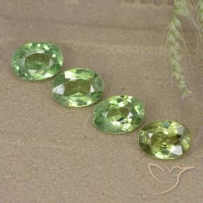 Shop natural 2.25ct Vert chaud Grenat démantoïde gems, ovale, from Namibie at GemSelect. In stock, global shipping!