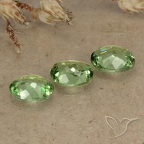 Shop natural 1.00ct Vert forêt léger Grenat démantoïde gems, ovale, from Namibie at GemSelect. In stock, global shipping!