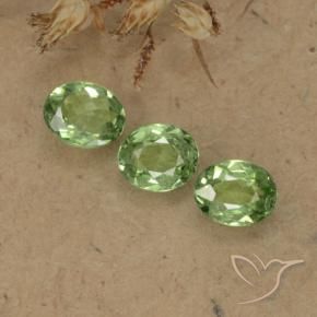 Shop natural 1.02ct Vert citron Grenat démantoïde gems, ovale, from Namibie at GemSelect. In stock, global shipping!