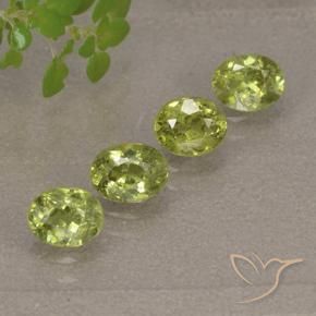 Shop natural 1.79ct Vert forêt chaud Grenat démantoïde gems, ovale, from Namibie at GemSelect. In stock, global shipping!