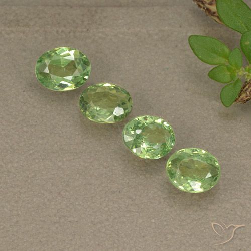 1.28ctw Naturel Vert poire Grenat démantoïde, ovale, VS-SI