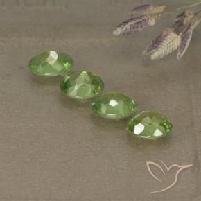 Shop natural 1.67ct Vert moyen Grenat démantoïde gems, ovale, from Namibie at GemSelect. In stock, global shipping!