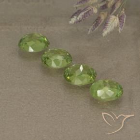 Shop natural 1.93ct Vert vif et léger Grenat démantoïde gems, ovale, from Namibie at GemSelect. In stock, global shipping!