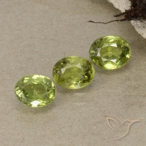 Shop natural 1.23ct Olive verte Grenat démantoïde gems, ovale, from Namibie at GemSelect. In stock, global shipping!