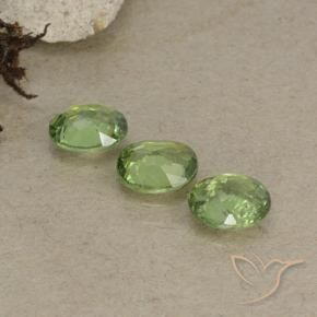 Shop natural 1.38ct Vert clair Grenat démantoïde gems, ovale, from Namibie at GemSelect. In stock, global shipping!