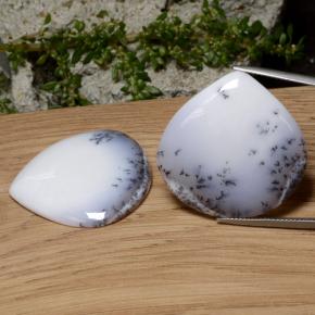 Achetez naturel 55.45ct Noir blanc Dendritique Agate gems, En forme de poire, En provenance Inde chez GemSelect. En stock, livraison internationale!