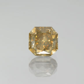 Diamant or naturelle taille émeraude, 2,74 ct, SI