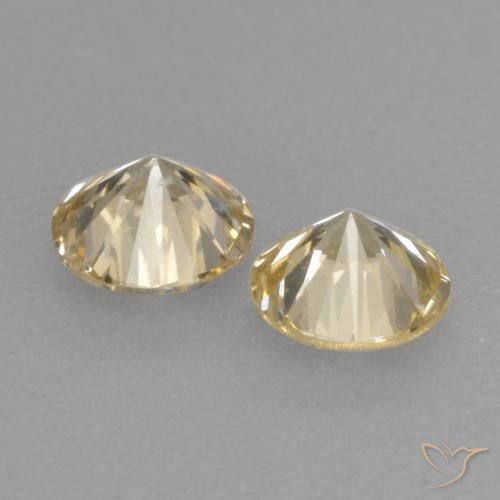 Shop natural 0.51ct Marron doré très clair Diamant gems, Tour, from Inde at GemSelect. In stock, global shipping!