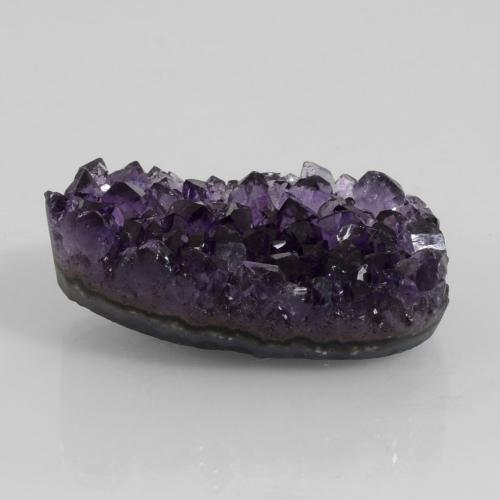 Druse d'améthyste violet naturelle forme fantaisie, 59,31 ct, opaque