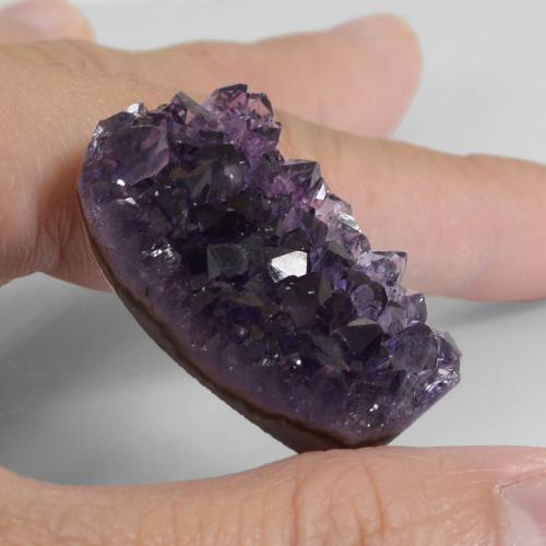 Druse d'améthyste violet naturelle forme fantaisie, 59,31 ct, opaque