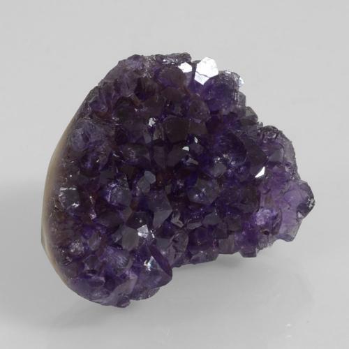 Druse d'améthyste violet naturelle forme fantaisie, 67,83 ct, opaque